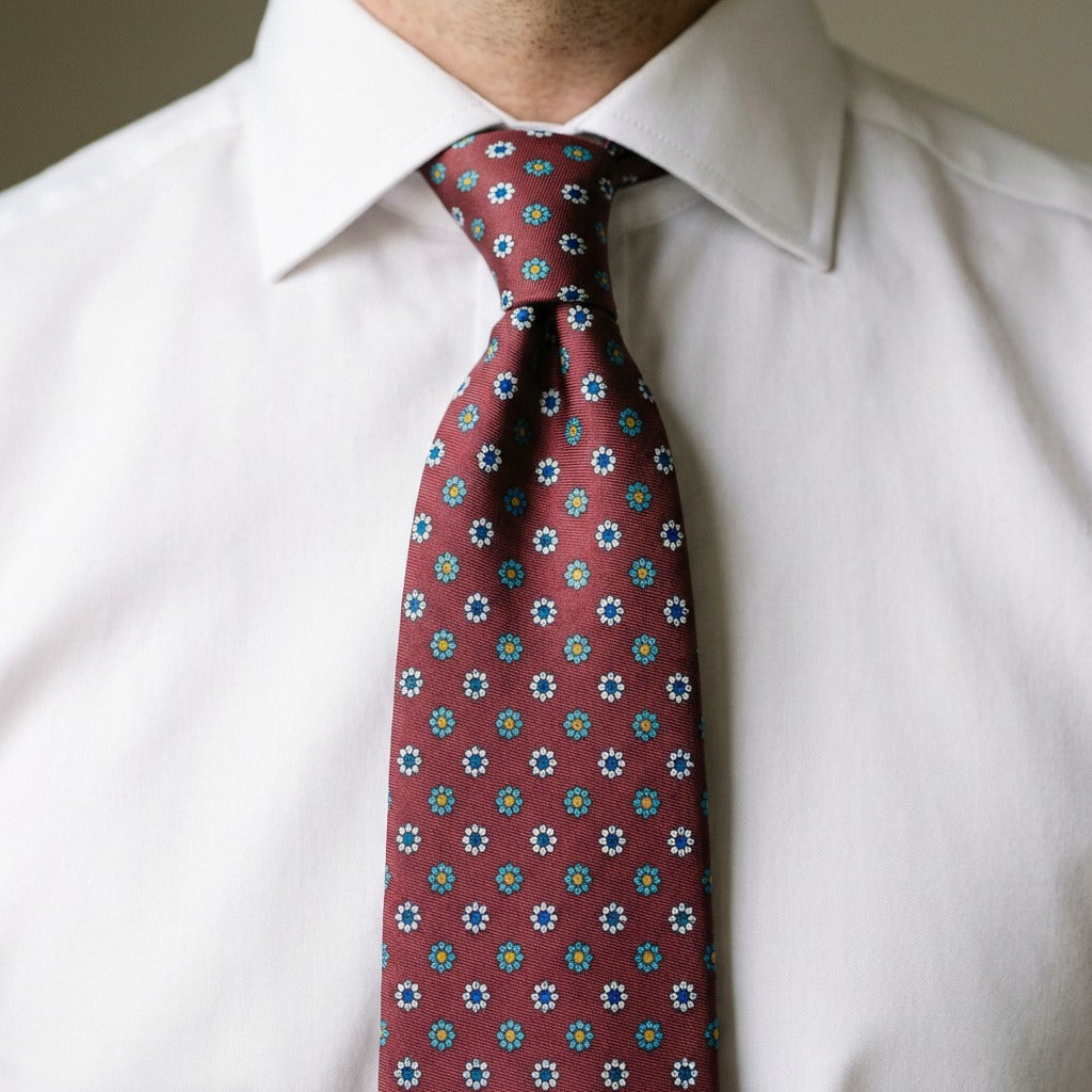 Corbata granate flores